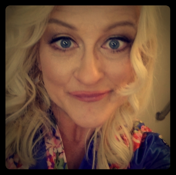 Meet your Posher, Labreeska - Picture 1 of 3